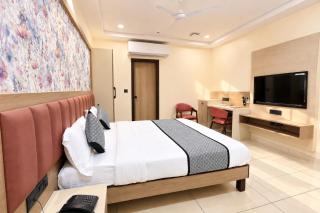 Hotel Center Point - 1