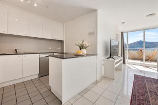 Dana-Ensuite in Central Shared Duplex Apartment - 1