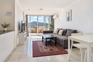 Dana-Ensuite in Central Shared Duplex Apartment - 9