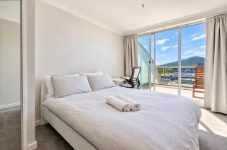 Dana-Ensuite in Central Shared Duplex Apartment - 0