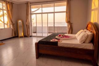 Top-Floor Ocean View 1BR King Bed, 2 Balconies - 0