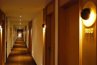 IU Hotel Wujiang Huadong Business City Tongli - 7