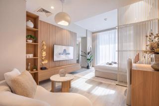 Luxe Central Marina Studio with Rooftop Pool - 0