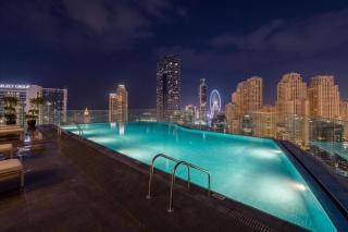 Luxe Central Marina Studio with Rooftop Pool - 6