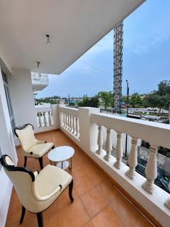 Symposium House - 3