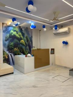 Hotel Golden Crown - 1