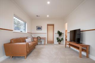 2 Houses, 1 Booking, Great Location - 3