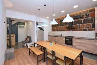 Wandelust Central Guest House - Jerevan - 9