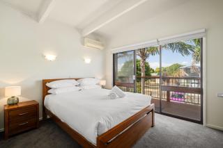 Spacious 4-Bed Home 5-min from the Beach - 6