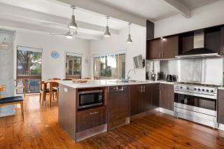 Spacious 4-Bed Home 5-min from the Beach - 4