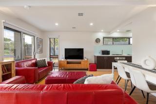 Spacious 4-Bed Home 5-min from the Beach - 1