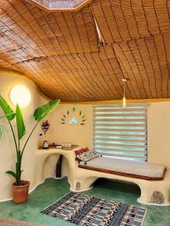 Trika Stays And Cafe Cob House Bir Himachal Pradesh - 1