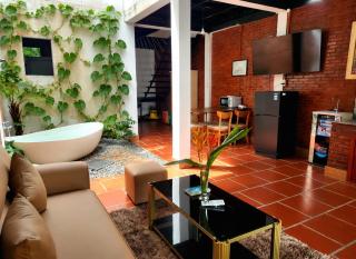 Mi Amor Vacation Home 2- A Private Big House with 2 separate Bedrooms, Central Location, Fully Furnished, Only 5 Minutes To The Beach - 8