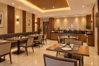 Hotel The caves Near IGI Airport Delhi - 7