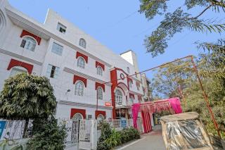 Hotel O Raas Near Hira Sweet - 2