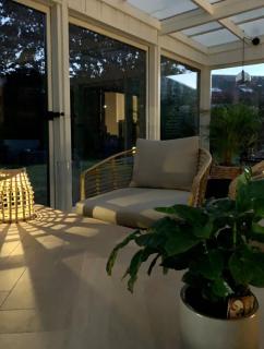 Newly renovated house - close to shopping and trains - 1