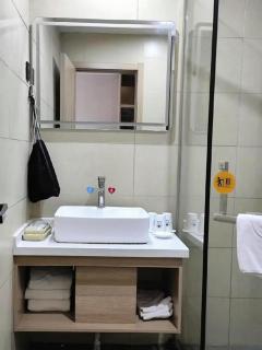 GreenTree Inn Huainan Tianjiaan District Wanda Plaza Express Hotel - 2