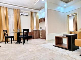 Luxxe Suites By Almond - 4