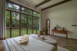 LohonoStays Villa Amora F - 1