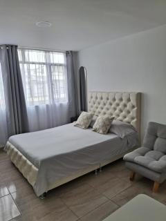 Modern Studio Apartment 302 Near the US Embassy - 0