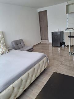 Modern Studio Apartment 302 Near the US Embassy - 3