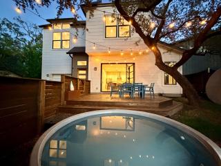 Casa Cinco, 3 Kings, Sleeps 12, Pool Near SoCo - 8