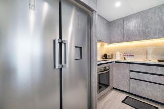 Beautiful 2 BR Apartment next to Opera I Burj View - Dubai - 4