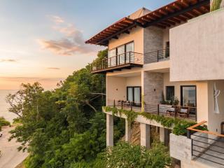 Casa Joanna - 5BR Cliffside Villa & Infinity Pool - 5