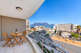 Modern Blouberg Beach Pad Views Pool Parking - 9