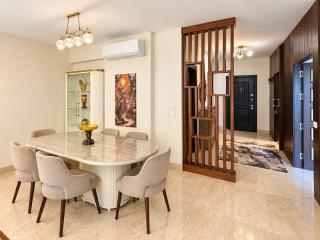 Chic Stays 90 Avenue 3BR Pool View Access - 9