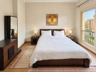 Chic Stays 90 Avenue 3BR Pool View Access - 1