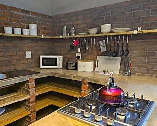 #2 The Corner House - 2 Bedrooms & Braai Patio - 4