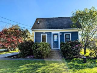 NEW Beachy Watering Cove Cottage - 2