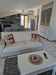 Tra Mare E Monti Apartment - 3