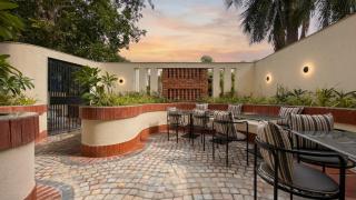 The Four Stories - Luxury near the Lake - 5