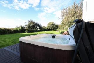 Bodorgan Inn by Birch Stays Extra night free - 7