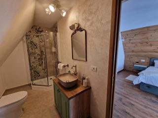 Valley Chalet - 2