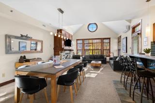 Les Eaux Bright 3BR Steps from Pool and Hot Tub - 6