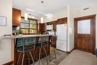 Les Eaux Bright 3BR Steps from Pool and Hot Tub - 1