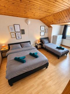Spacious 3-bedroom house close to highway and airport - 1