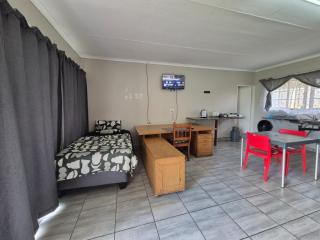 Woodhills Guest house - 9