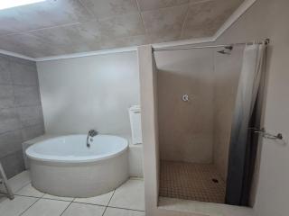 Woodhills Guest house - 7