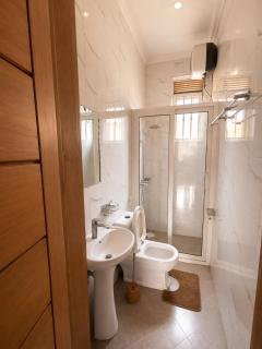 Posh Apartment Munyonyo - 4