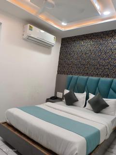 Hotel The Pacific Ahmedabad Airport - 8