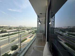 Relaxing 1BR - Masdar City - Pool & Gym - 3