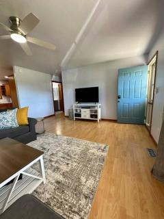 Hometown Haven Belle Backyard Retreat Firepit, 3BR - 8