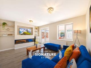 *NEW* Evesham Home | Parking | Sleeps 10 - 0