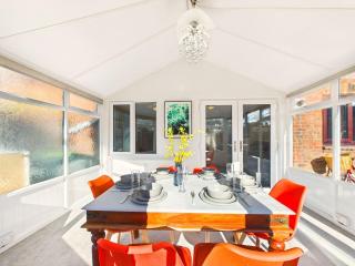 *NEW* Evesham Home | Parking | Sleeps 10 - 5