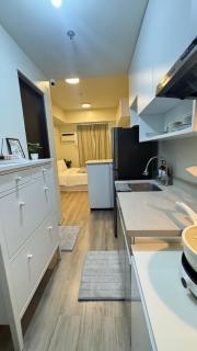 Modern Studio Near IT Park with Pool & Fast WiFi - The Median - 7