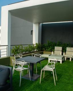 Jay's Urban Place - 8